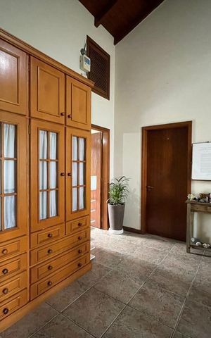 Casa à venda com 280m², 4 quartos e sem vaga