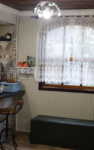 Casa de condomínio para alugar com 225m², 3 quartos e 2 vagasCozinha