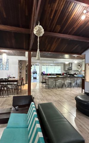 Casa de condomínio para alugar com 225m², 3 quartos e 2 vagasSala
