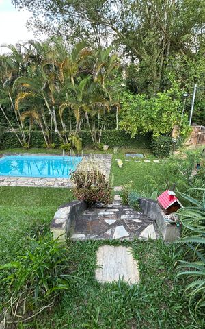Casa de condomínio para alugar com 225m², 3 quartos e 2 vagasQuintal