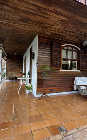 Casa de condomínio para alugar com 225m², 3 quartos e 2 vagasVaranda
