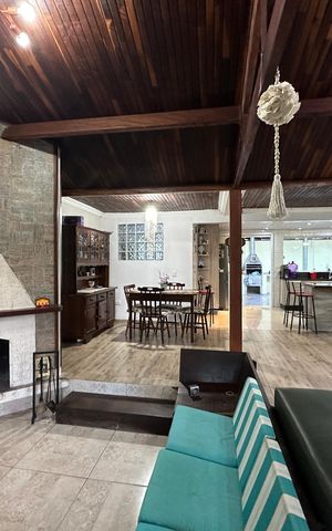 Casa de condomínio para alugar com 225m², 3 quartos e 2 vagasSala