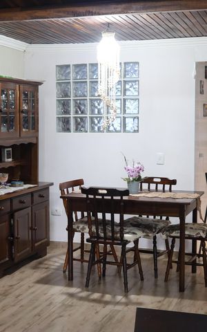 Casa de condomínio para alugar com 225m², 3 quartos e 2 vagasSala