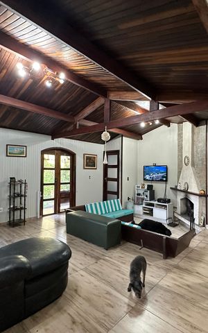 Casa de condomínio para alugar com 225m², 3 quartos e 2 vagasSala
