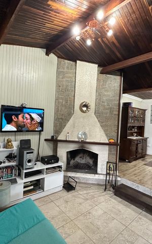 Casa de condomínio para alugar com 225m², 3 quartos e 2 vagasSala