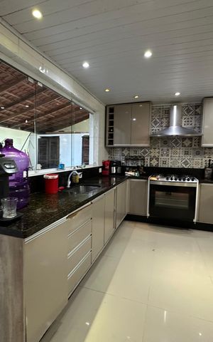Casa de condomínio para alugar com 225m², 3 quartos e 2 vagasCozinha