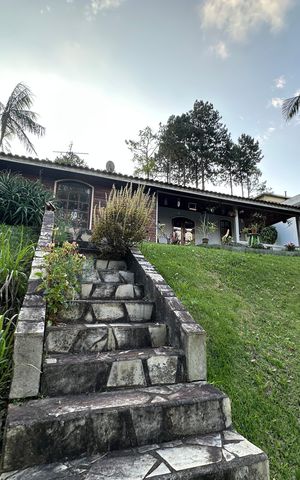 Casa de condomínio para alugar com 225m², 3 quartos e 2 vagasFachada