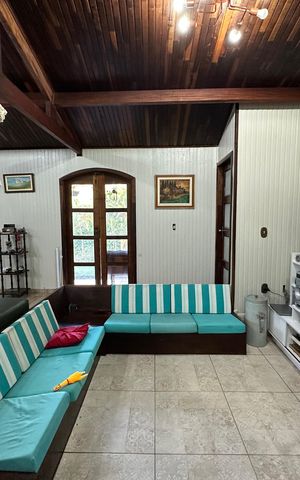 Casa de condomínio para alugar com 225m², 3 quartos e 2 vagasSala