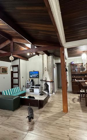 Casa de condomínio para alugar com 225m², 3 quartos e 2 vagasSala