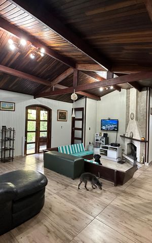 Casa de condomínio para alugar com 225m², 3 quartos e 2 vagasSala