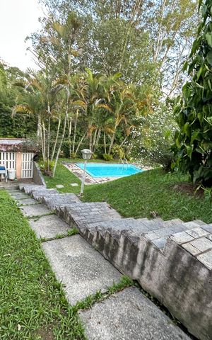 Casa de condomínio para alugar com 225m², 3 quartos e 2 vagasQuintal