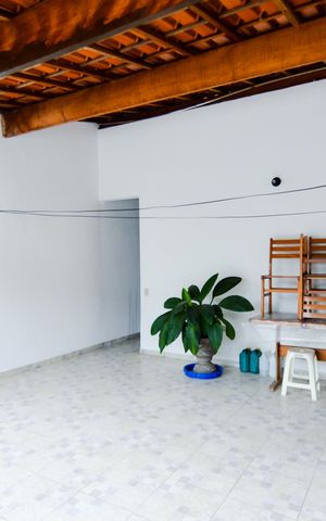 Casa à venda com 335m², 5 quartos e 3 vagasVaranda