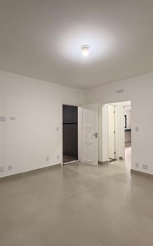 Casa à venda com 159m², 3 quartos e 2 vagas Casa à venda com 159m², 3 quartos e 2 vagasSala