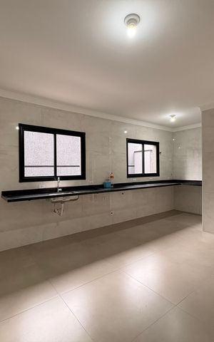 Casa à venda com 159m², 3 quartos e 2 vagas Casa à venda com 159m², 3 quartos e 2 vagasCozinha