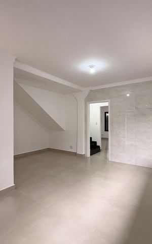 Casa à venda com 159m², 3 quartos e 2 vagas Casa à venda com 159m², 3 quartos e 2 vagasCozinha
