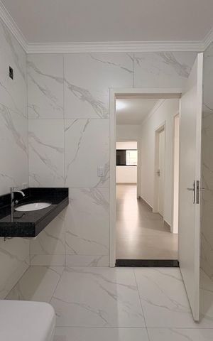 Casa à venda com 159m², 3 quartos e 2 vagas Casa à venda com 159m², 3 quartos e 2 vagasBanheiro