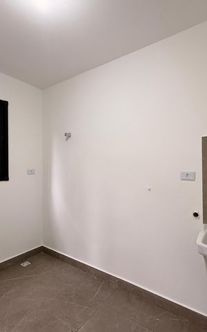 Casa à venda com 159m², 3 quartos e 2 vagas Casa à venda com 159m², 3 quartos e 2 vagasLavanderia