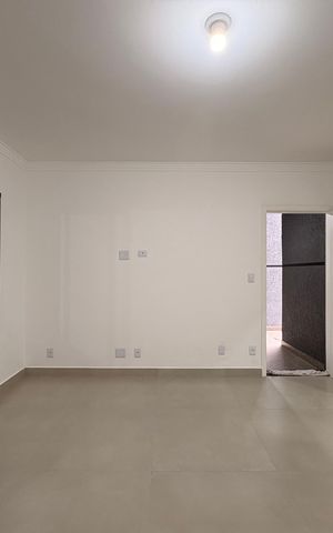 Casa à venda com 159m², 3 quartos e 2 vagas Casa à venda com 159m², 3 quartos e 2 vagasSala