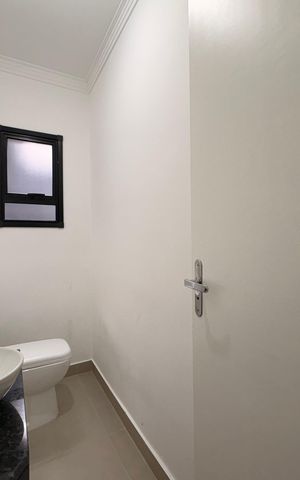 Casa à venda com 159m², 3 quartos e 2 vagas Casa à venda com 159m², 3 quartos e 2 vagasLavabo