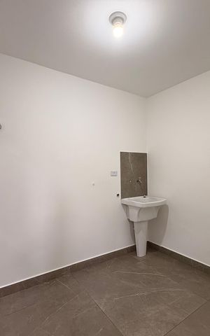 Casa à venda com 159m², 3 quartos e 2 vagas Casa à venda com 159m², 3 quartos e 2 vagasLavanderia