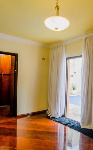 Casa para alugar com 400m², 5 quartos e 12 vagasSuíte master