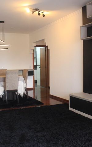 Apartamento para alugar com 122m², 3 quartos e 2 vagasSala