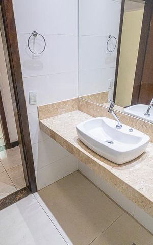 Casa para alugar com 360m², 3 quartos e 4 vagas Casa para alugar com 360m², 3 quartos e 4 vagasBanheiro