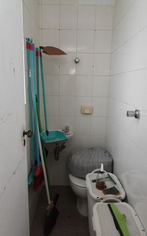 Apartamento para alugar com 75m², 2 quartos e 2 vagasBanheiro de serviço