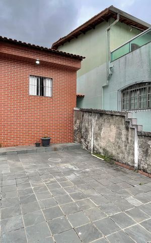 Casa para alugar com 280m², 2 quartos e 2 vagas Casa para alugar com 280m², 2 quartos e 2 vagasVaranda