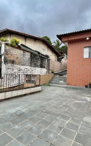 Casa para alugar com 280m², 2 quartos e 2 vagas Casa para alugar com 280m², 2 quartos e 2 vagasVaranda