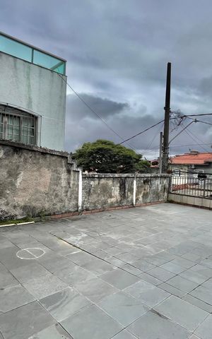 Casa para alugar com 280m², 2 quartos e 2 vagas Casa para alugar com 280m², 2 quartos e 2 vagasVaranda