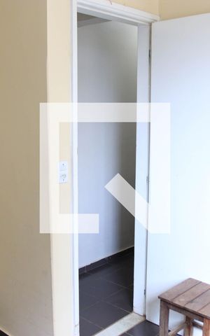 Apartamento à venda com 75m², 2 quartos e 1 vagaQuarto 02