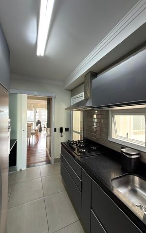 Apartamento à venda com 123m², 3 quartos e 2 vagas Apartamento à venda com 123m², 3 quartos e 2 vagasCozinha