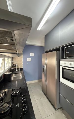 Apartamento à venda com 123m², 3 quartos e 2 vagas Apartamento à venda com 123m², 3 quartos e 2 vagasCozinha