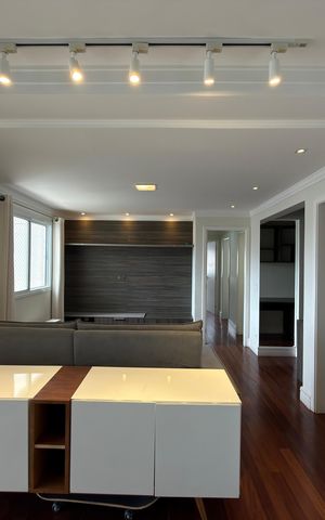 Apartamento à venda com 123m², 3 quartos e 2 vagas Apartamento à venda com 123m², 3 quartos e 2 vagasSala