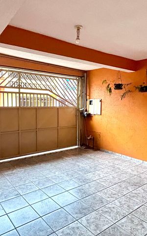 Casa à venda com 200m², 3 quartos e 2 vagasGaragem