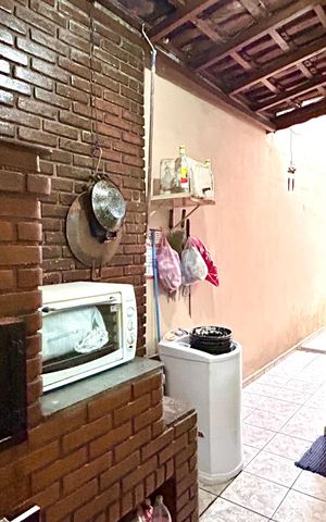 Casa à venda com 200m², 3 quartos e 2 vagasChurrasqueira