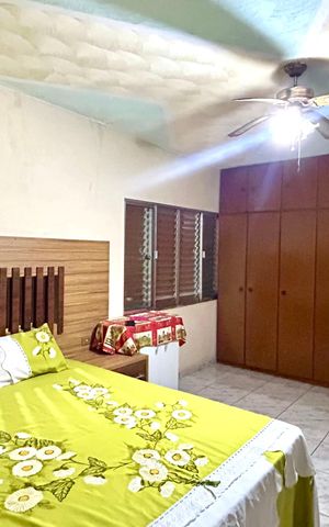 Casa à venda com 200m², 3 quartos e 2 vagasQuarto Suíte
