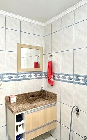 Casa à venda com 200m², 3 quartos e 2 vagasLavabo