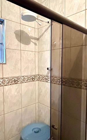 Casa à venda com 200m², 3 quartos e 2 vagasBanheiro 1