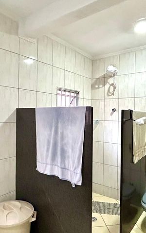 Casa à venda com 200m², 3 quartos e 2 vagasBanheiro da Suíte
