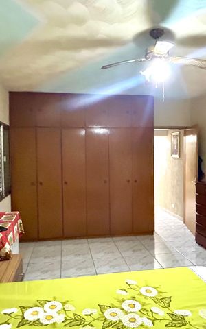 Casa à venda com 200m², 3 quartos e 2 vagasQuarto Suíte
