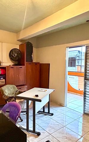 Casa à venda com 200m², 3 quartos e 2 vagasEscritório