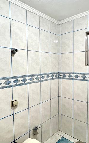 Casa à venda com 200m², 3 quartos e 2 vagasLavabo