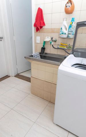 Casa para alugar com 438m², 5 quartos e 6 vagasÁREA DE SERVIÇO