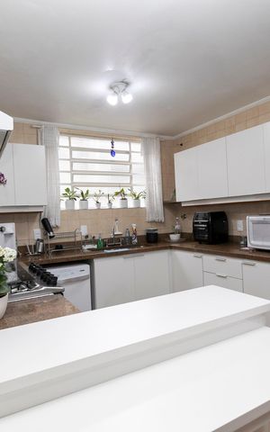 Casa para alugar com 438m², 5 quartos e 6 vagasCOZINHA