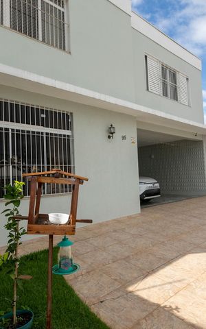 Casa para alugar com 438m², 5 quartos e 6 vagasGARAGENS