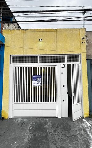 Casa para alugar com 100m², 3 quartos e 1 vaga Casa para alugar com 100m², 3 quartos e 1 vagaFachada