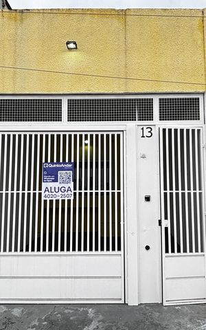 Casa para alugar com 100m², 3 quartos e 1 vaga Casa para alugar com 100m², 3 quartos e 1 vagaFachada