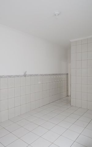 Casa para alugar com 90m², 2 quartos e 2 vagasCozinha 